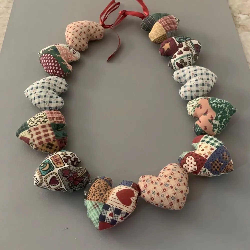 Puffed Heart Garland - Picture 1 of 4